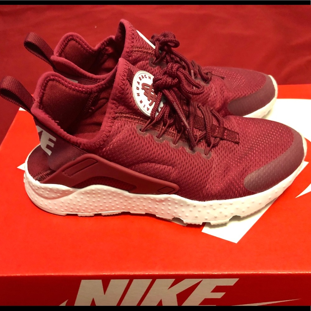 Women’s Maroon huaraches